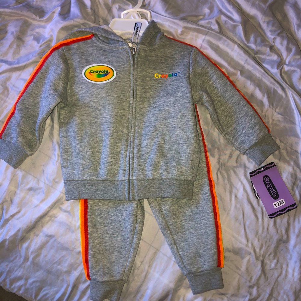 Toddler’s crayola outfit (Unisex)